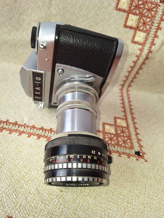 Aparat foto vechi EXA 1a IHAGEE DDR din DRESDA CU INEL MACRO