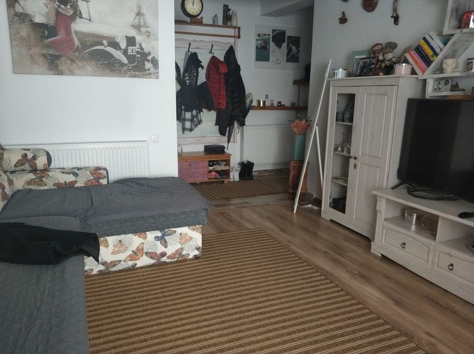 Proprietar vând apartament 2 camere și 2 balcoane+pod