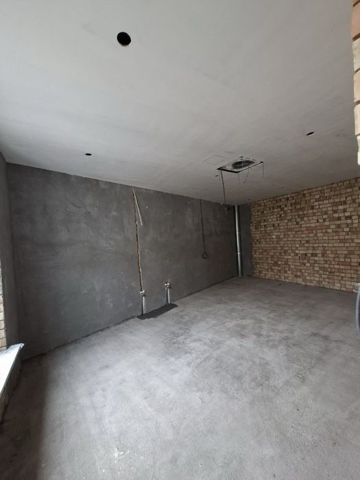 Отдельно стоящее здание 650 м²: 2 этажа + подвал, паркинг 8 авто