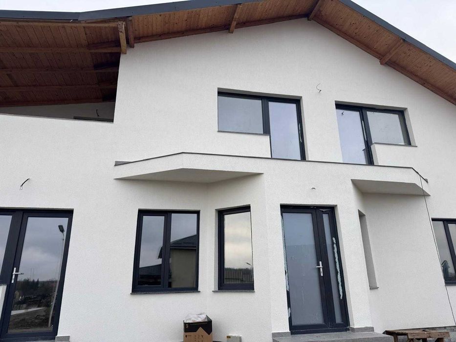 OCAZIE UNICA! APARTAMENT IN VILA! curte si intrare privata!