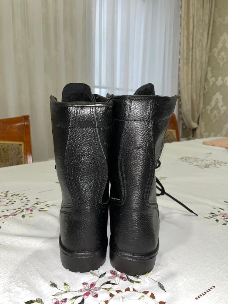 Продам зимние берцы