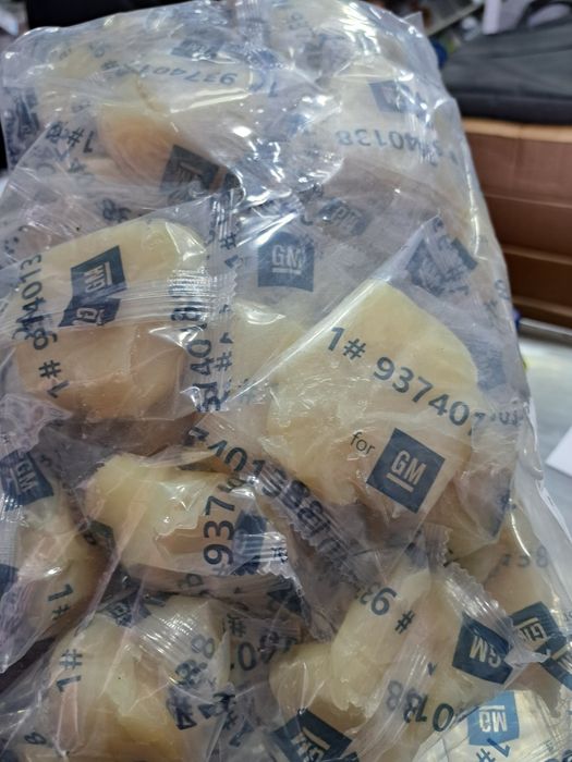 Mashina Gm litol optim dona yoq 1pochka 240dona bor 135$