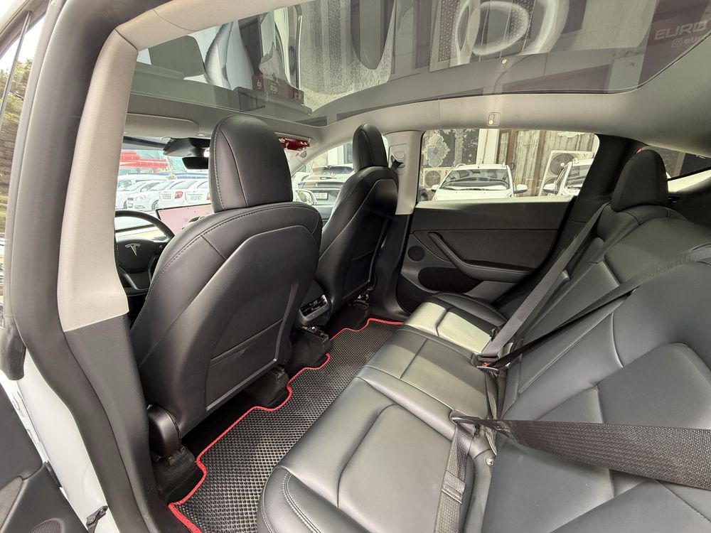 Tesla Model Y dual motor naqd va variant