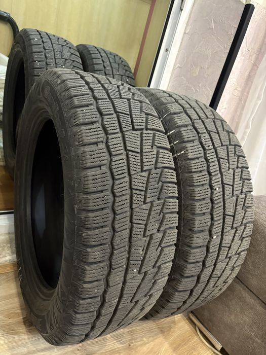 Продам шины зимние 205/55 R16*