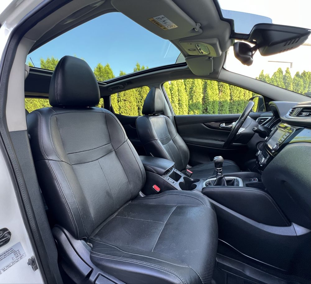 Nissan Qashqai Black edition 4x4*Full Options*Euro 6*Keyless*Panoramic