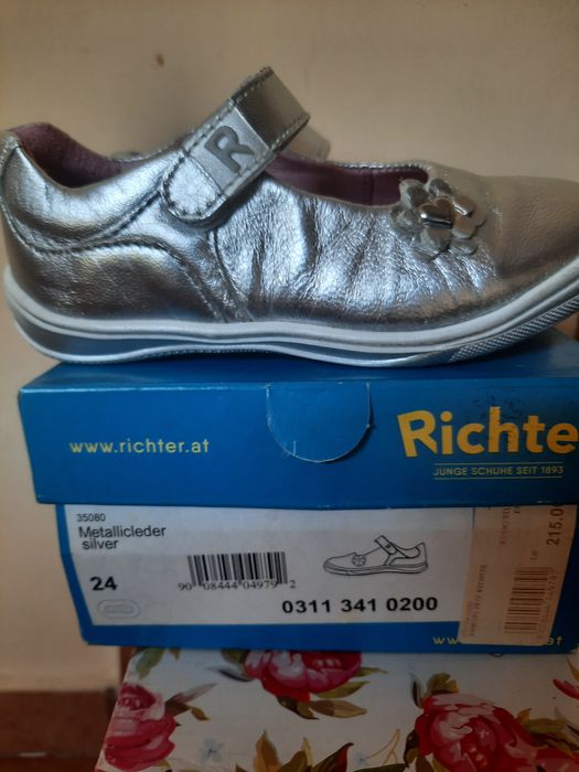 Pantofiori argintii noi