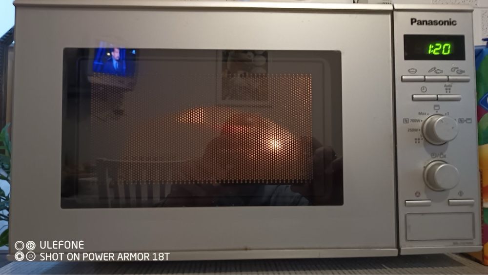 Микровълнова Panasonic NN-J161MM 20литра