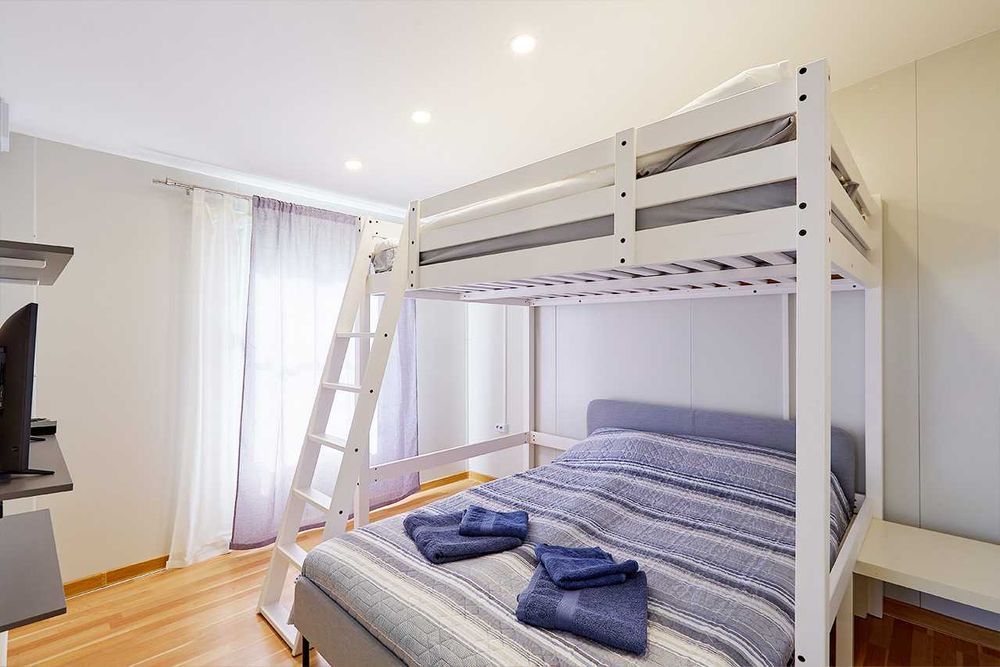 Продава се Къща в София, Младост 4 - 63 кв.м за 405 €/кв.м - Снимка #1