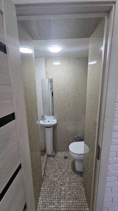 1 этаж с подвалом Евроремонт проходимость людей большая