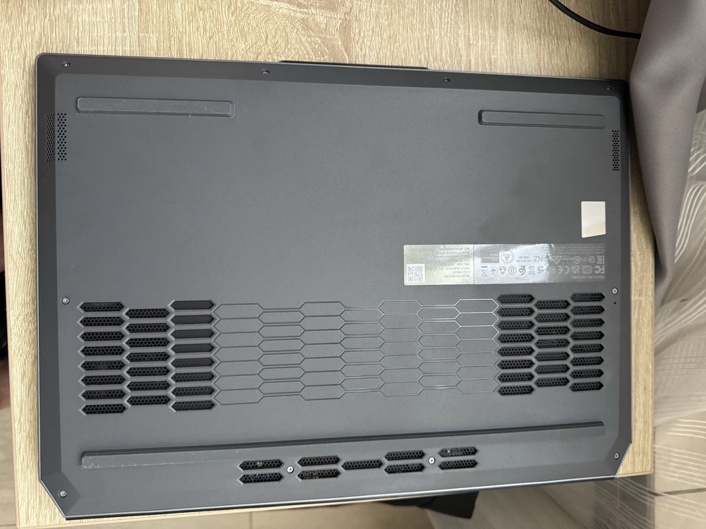 Lenovo LOQ 15IAX9 *нов*  *гаранция*