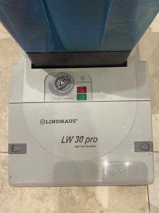 Машина за почистване Lindhaus LW 30 pro