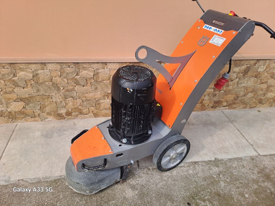 Vând slefuitor husqvarna