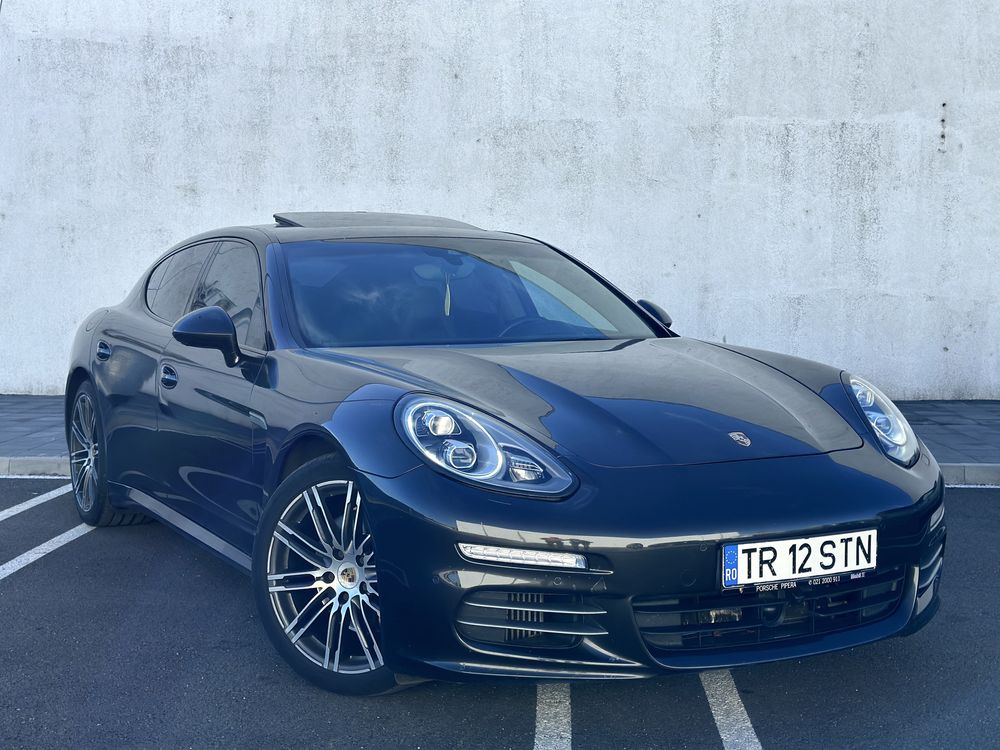 Porsche Panamera 4S