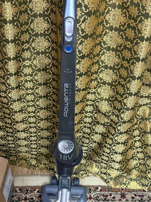 Пылесос серый новый