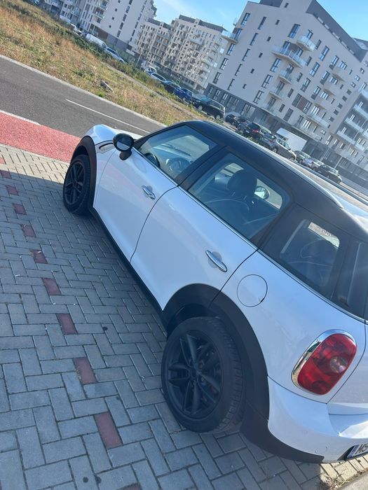 Mini Cooper Countriman benzină, automat.