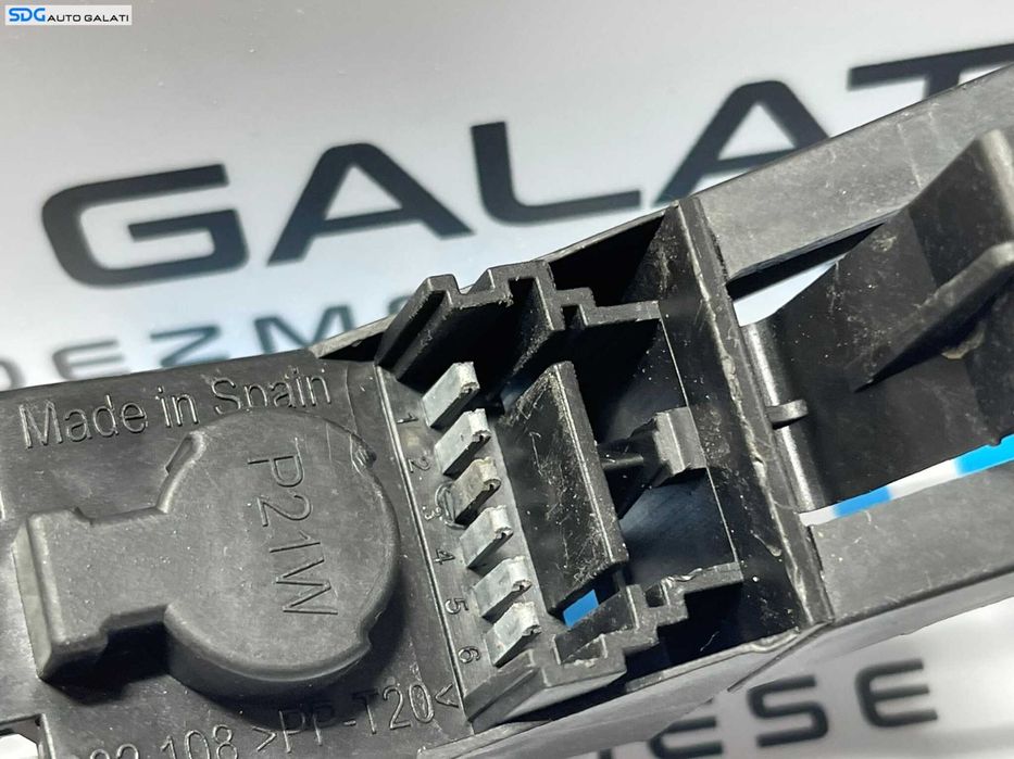 Senzor Senzori Parcare Cod Culoare LH5X Volkswagen Amarok 2013 - 2016 / Volkswagen Caddy 2011 - 2015 / Volkswagen CC 2012 - 2017 / Volkswagen EOS 2011 - 2016 / Volkswagen Golf 6 2008 - 2014 / Volkswagen Passat B7 2010 - 2015 / Volkswagen Passat CC 2009 -