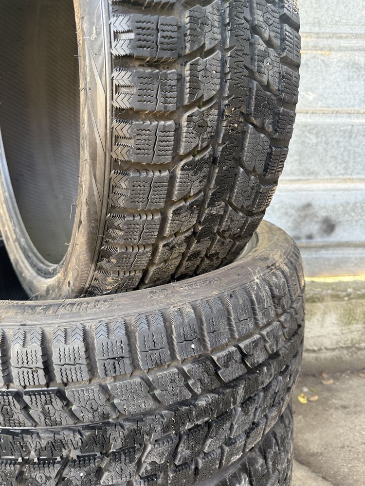 Зимни Гуми Toyo - 275/40R22
