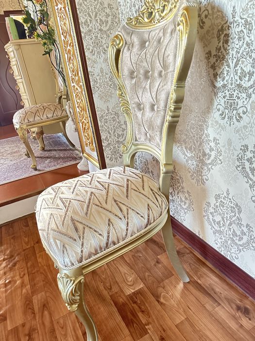 Королевские стулья залға