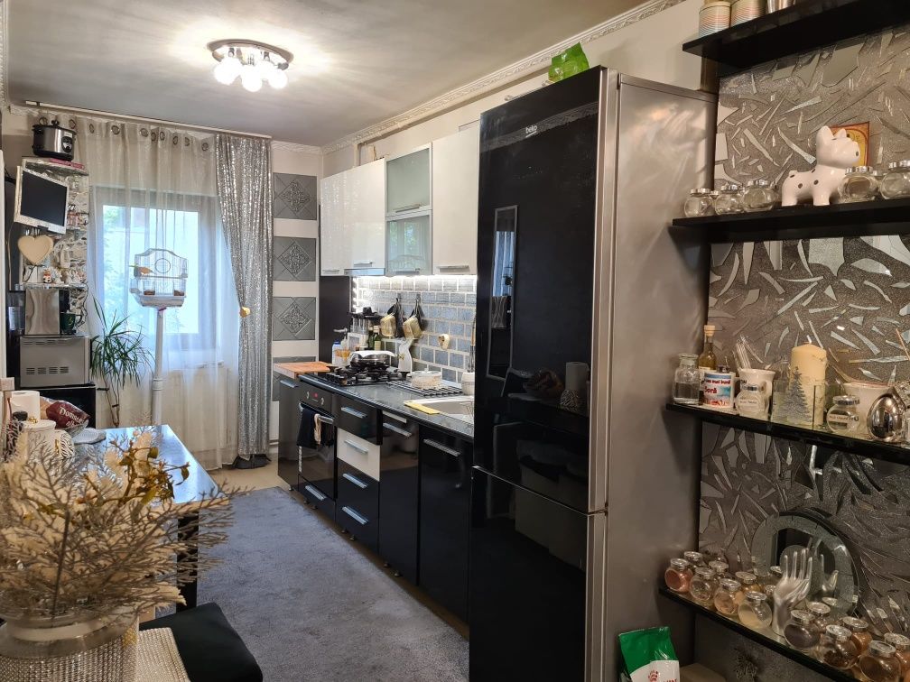 Apartament 3 CAMERE direct PROPRIETAR! Zona Codrul Cosminului