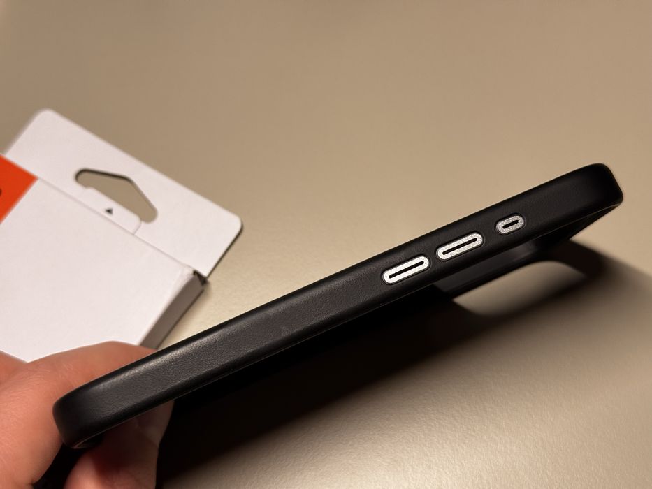 Husa Spigen Enzo Aramid Kevlar iphone 15 pro