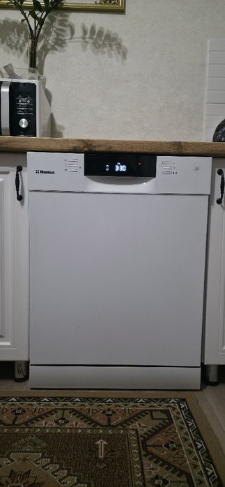 Продам посудомоечную машину