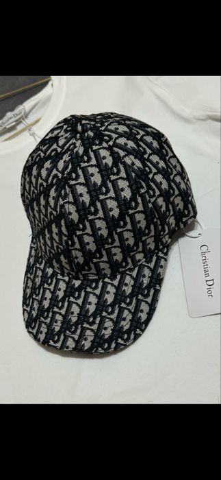 Dior kepka 130 min som