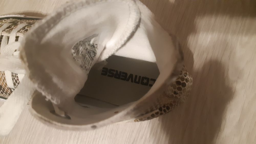 Vand bascheti Converse