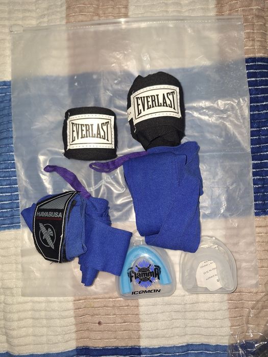 Капы и бинты для бокса. Новые.