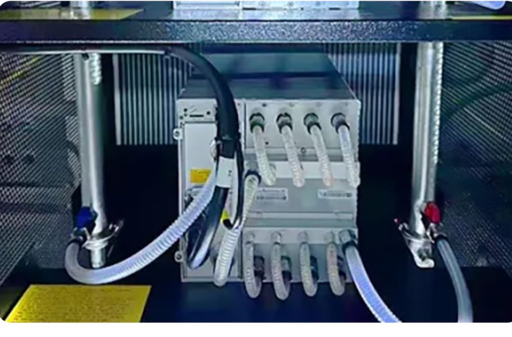 Antrack V1 / Bitmain / Bitcoin / 1200Th / 4x Antminer s19 XP+ 293Th