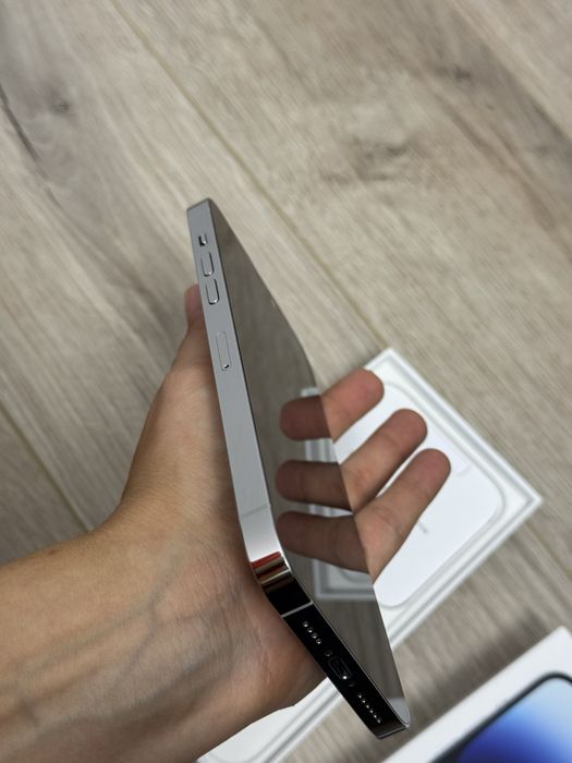 Vând iPhone 14 Pro Max Silver, 128 GB