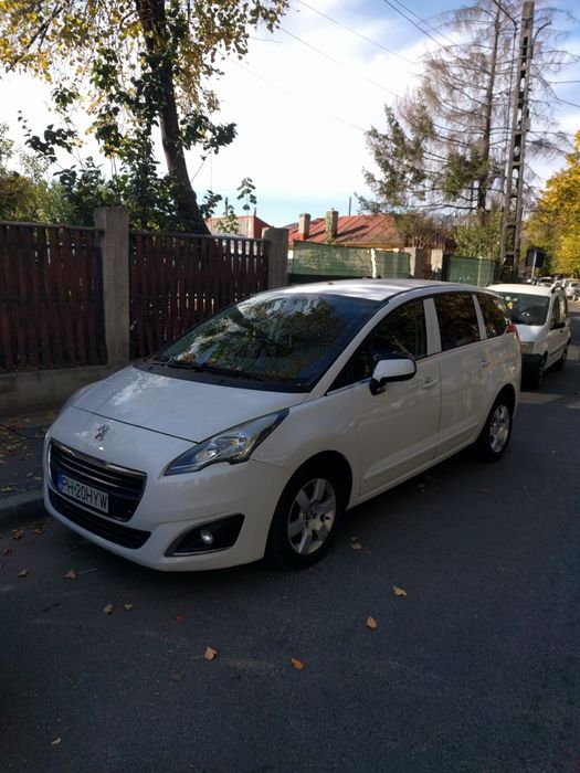 Vând Peugeot 5008 . 2015 motor 1.6 diesel