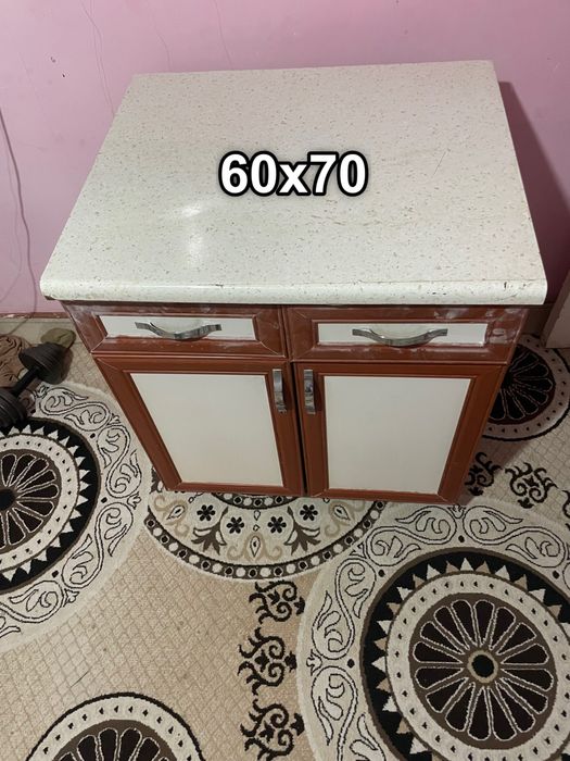 Кухонный гарнитур сотилади.