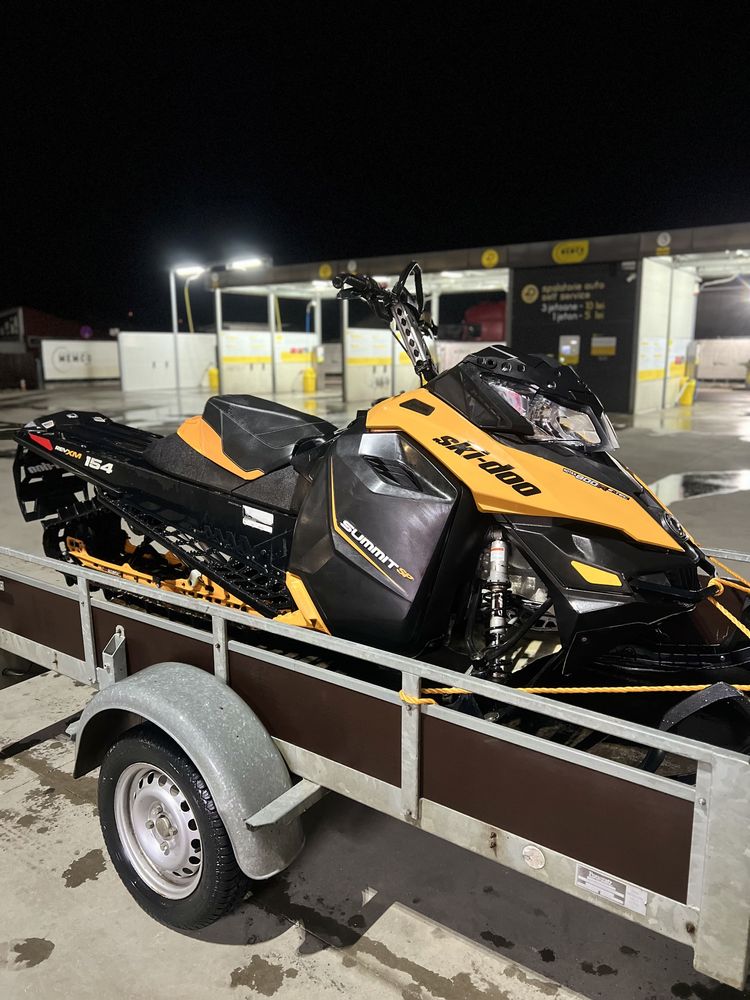 Snowmobil  brp 800 /ski-doo/ summit sp