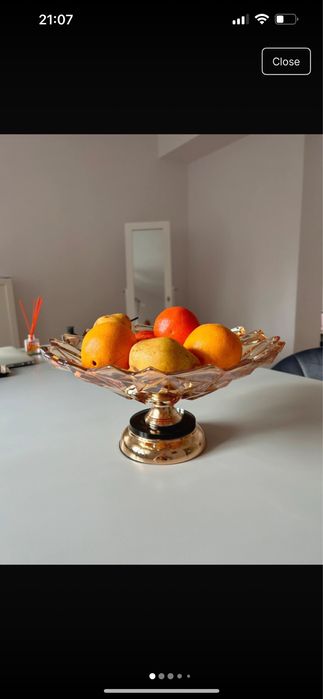 Fructiera din sticla cu picior