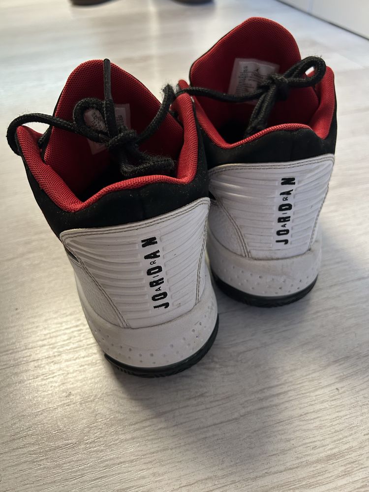 Маратонки Jordan 38,5