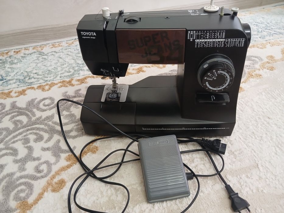 Продам швейную машинку Toyota Super Jeans 34

Продаётся надёжная швейн