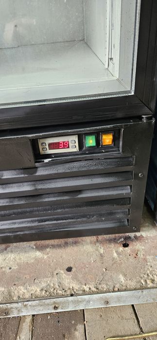 Холодильник продаётся