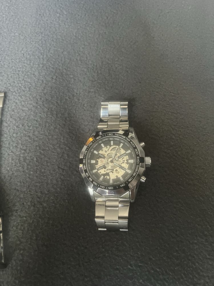 Skeleton watches Механичен часовник самонавиващ се!!!