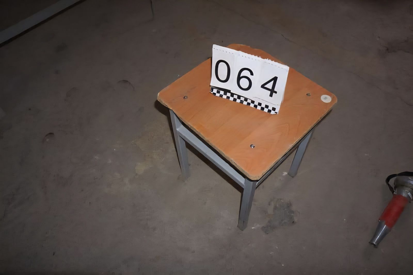 Табурет, стол в кол-ве 112 шт