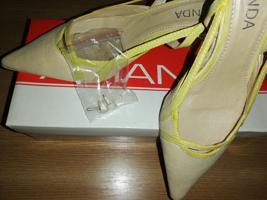 Pantofi crem Leonardo 37