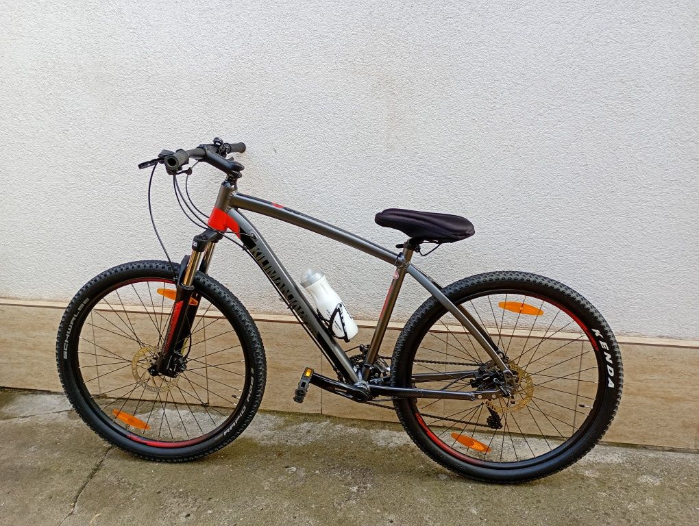 Bicicletă foarte bine întreținută, folosită foarte puțin