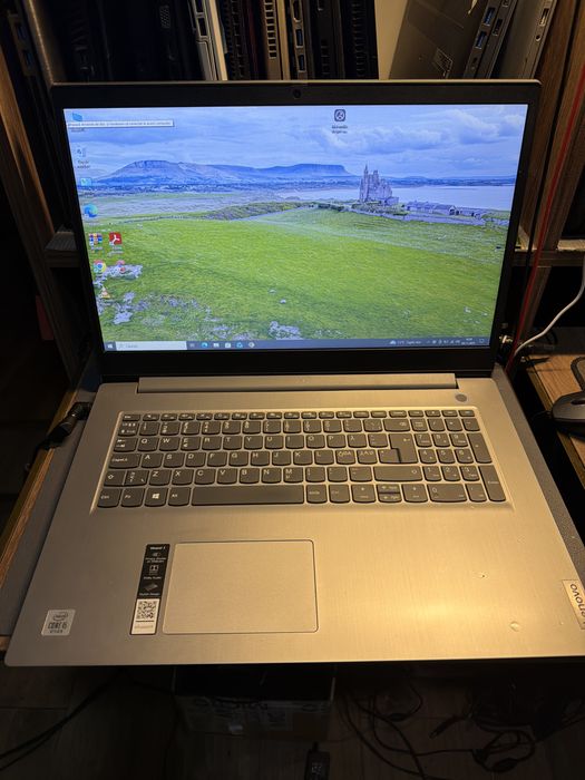 Laptop Lenovo i5 10gen 4g 256g m2 17.3 Inch