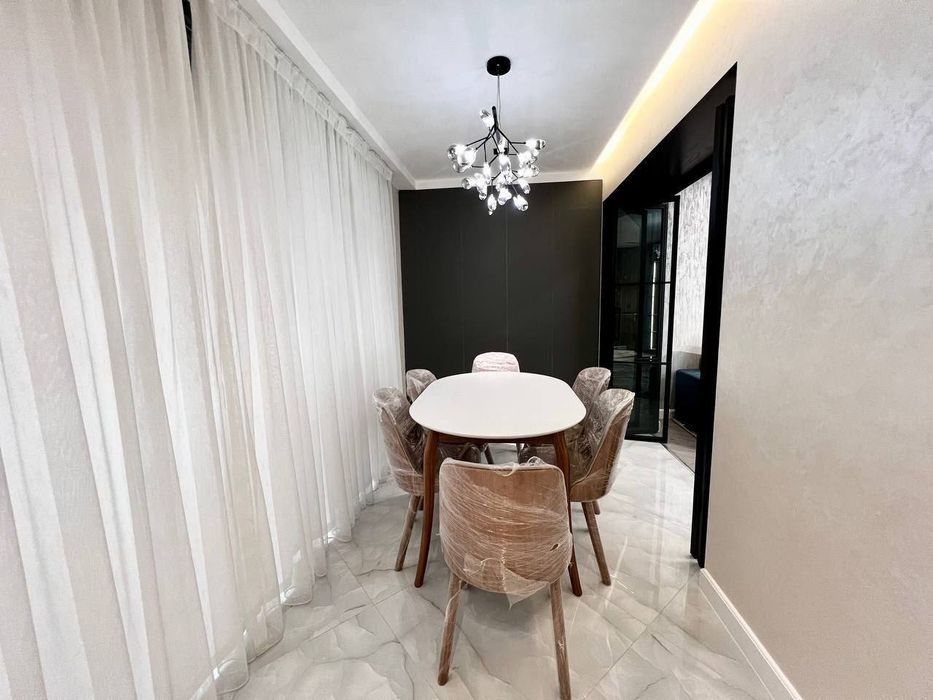 Продается 4х ком квартира на Ц-1, ор-р: Dolce Italia, 100 м²