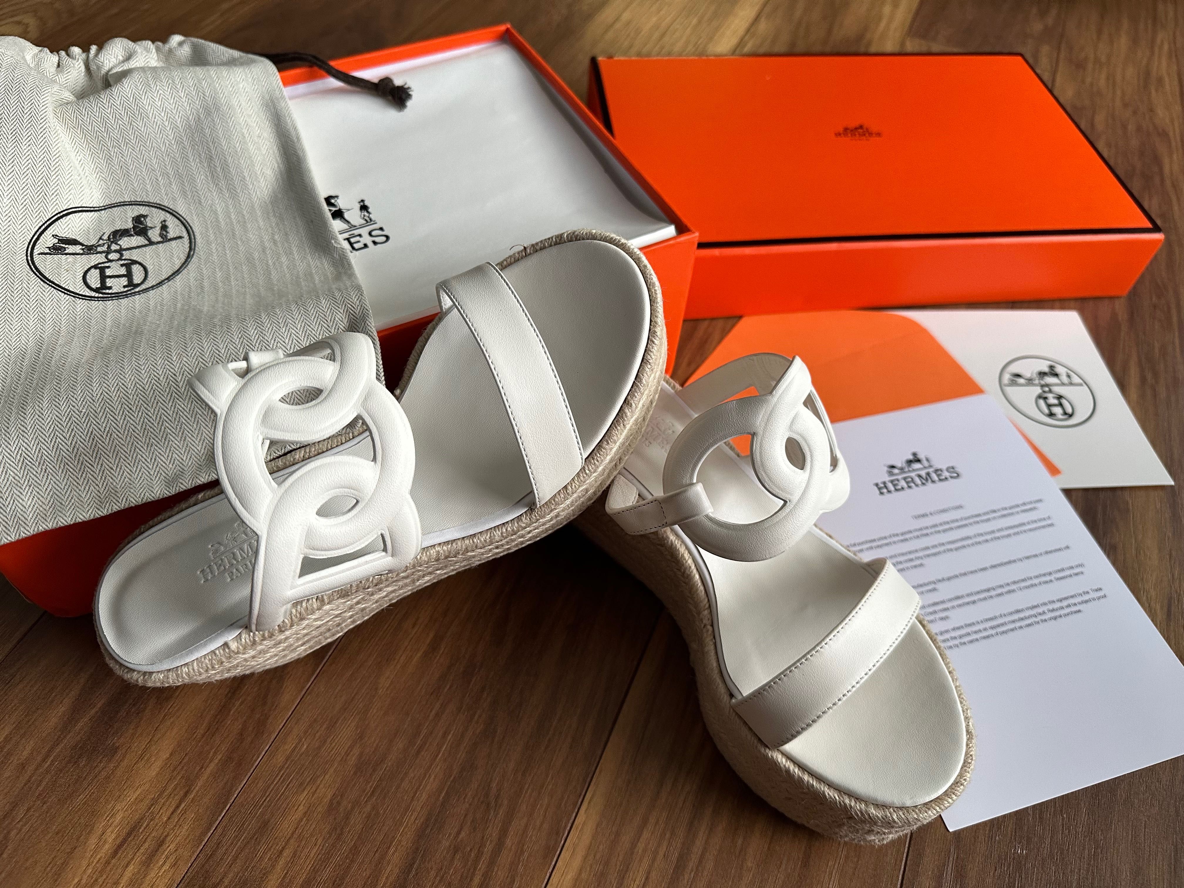 Сандали на платформа hermes