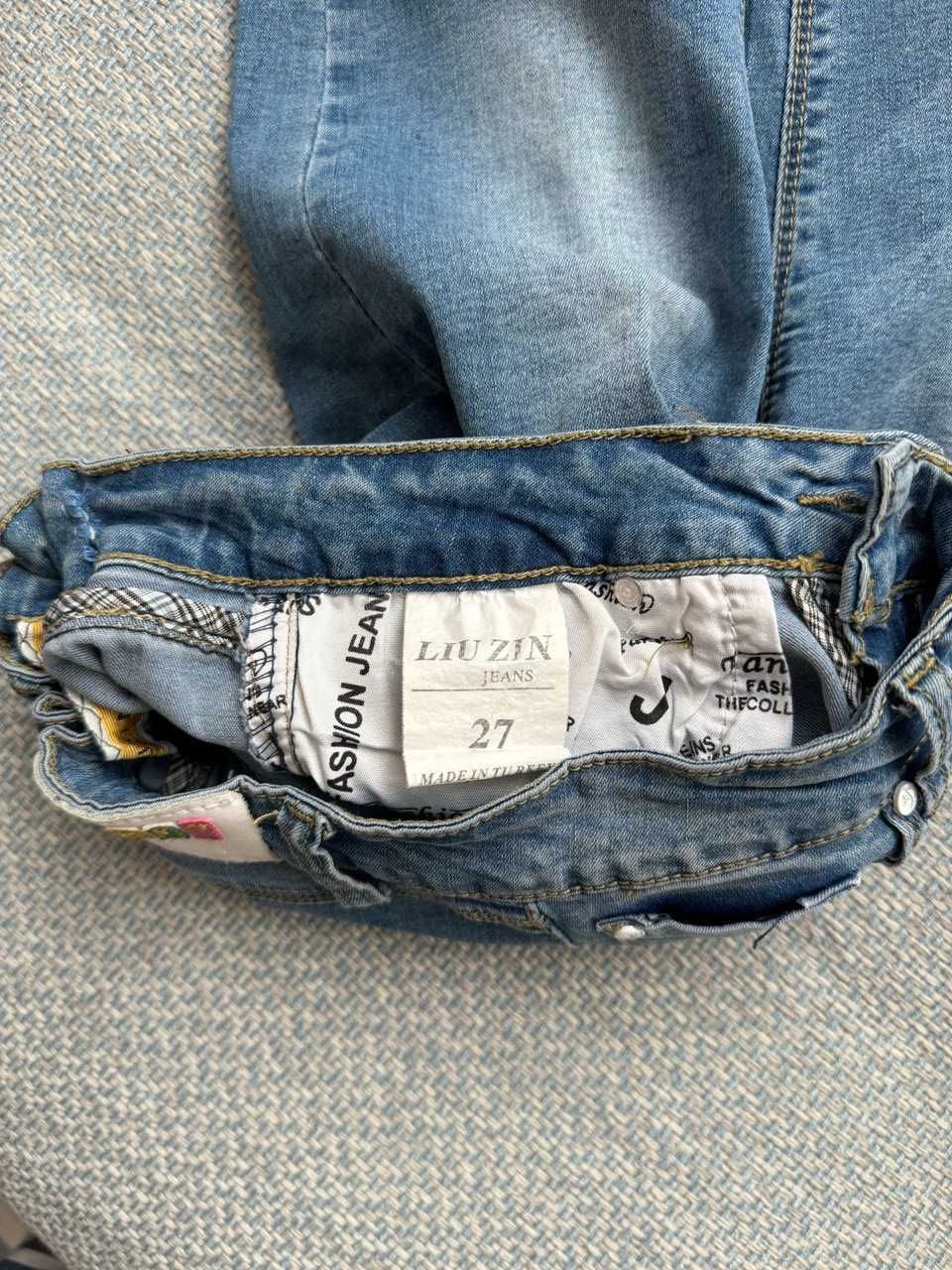 Тонкие джинс шорты на 7-9 лет, длина от пояса и до низа 49см, 27размер