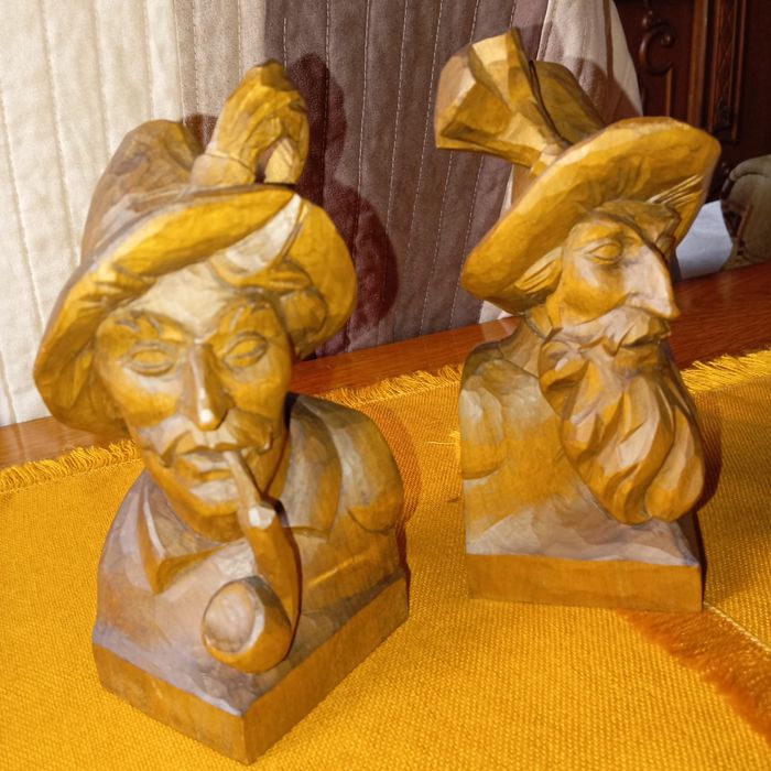 Хубави фигури дърворезба