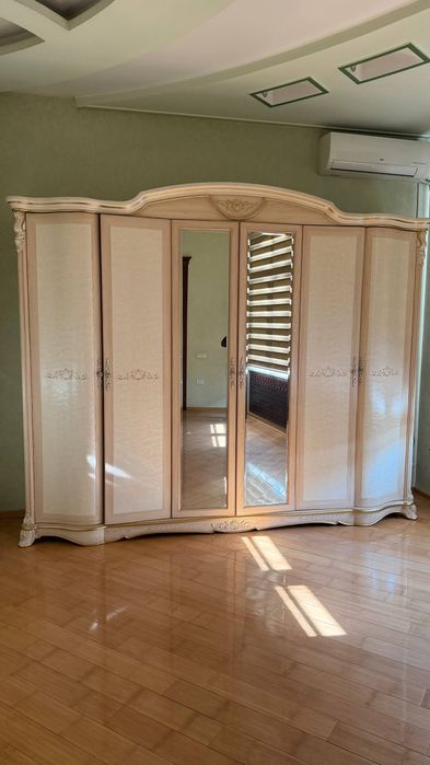 Shkaf sotiladi holati yaxshi