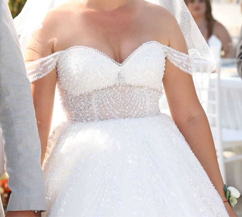 Булчинска рокля с мъниста