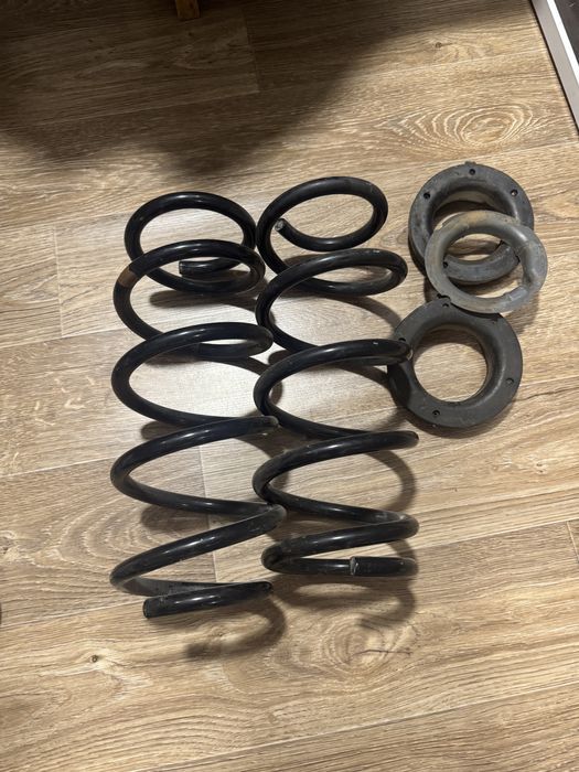Продам пружины на машину