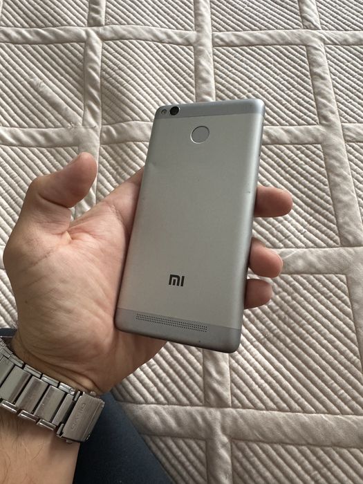 Redmi 3s в хорошем состояний не глючить не гонит.